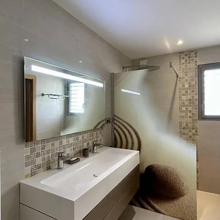 Vil·la Contemporaine Avec Piscine Privee Et Climatisation A 15min Plages - Fr-1-529-251