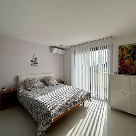 Βίλα Contemporaine Avec Piscine Privee Et Climatisation A 15min Plages - Fr-1-529-251 *