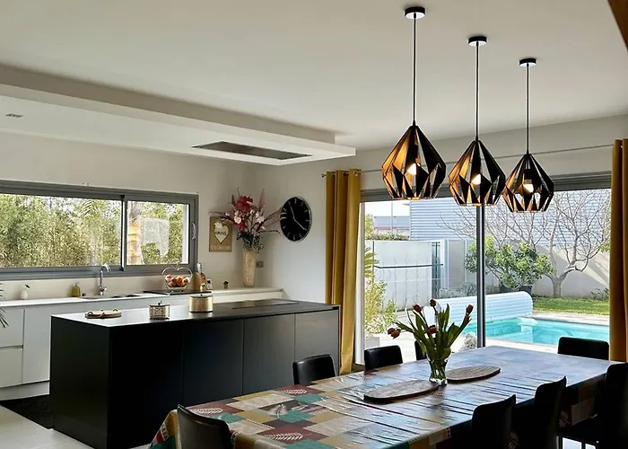 Villa Contemporaine Avec Piscine Privee Et Climatisation A 15min Plages - Fr-1-529-251