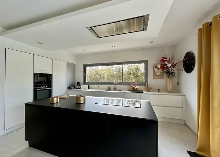 Contemporaine Avec Piscine Privee Et Climatisation A 15min Plages - Fr-1-529-251 Perpignan